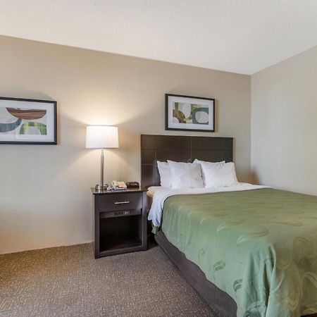 Quality Inn Portsmouth Quarto foto